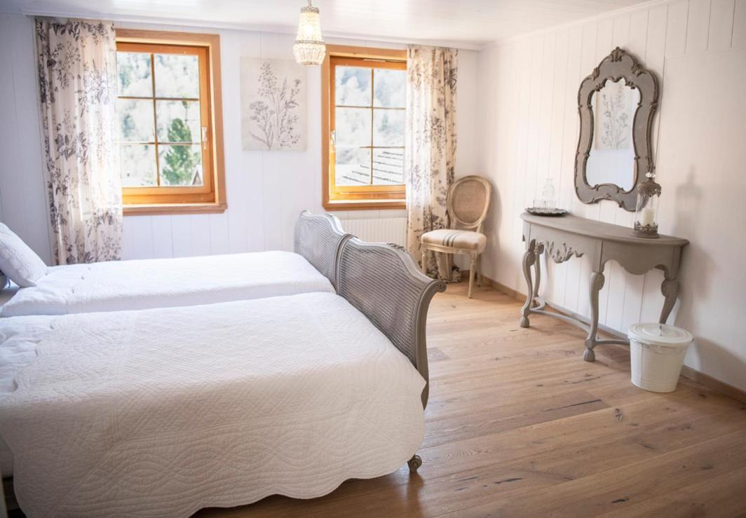 Sumvitg Casa Pasch - Boutique Bed And Breakfast In Cumpadials المظهر الخارجي الصورة