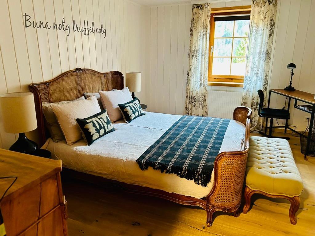 Sumvitg Casa Pasch - Boutique Bed And Breakfast In Cumpadials المظهر الخارجي الصورة